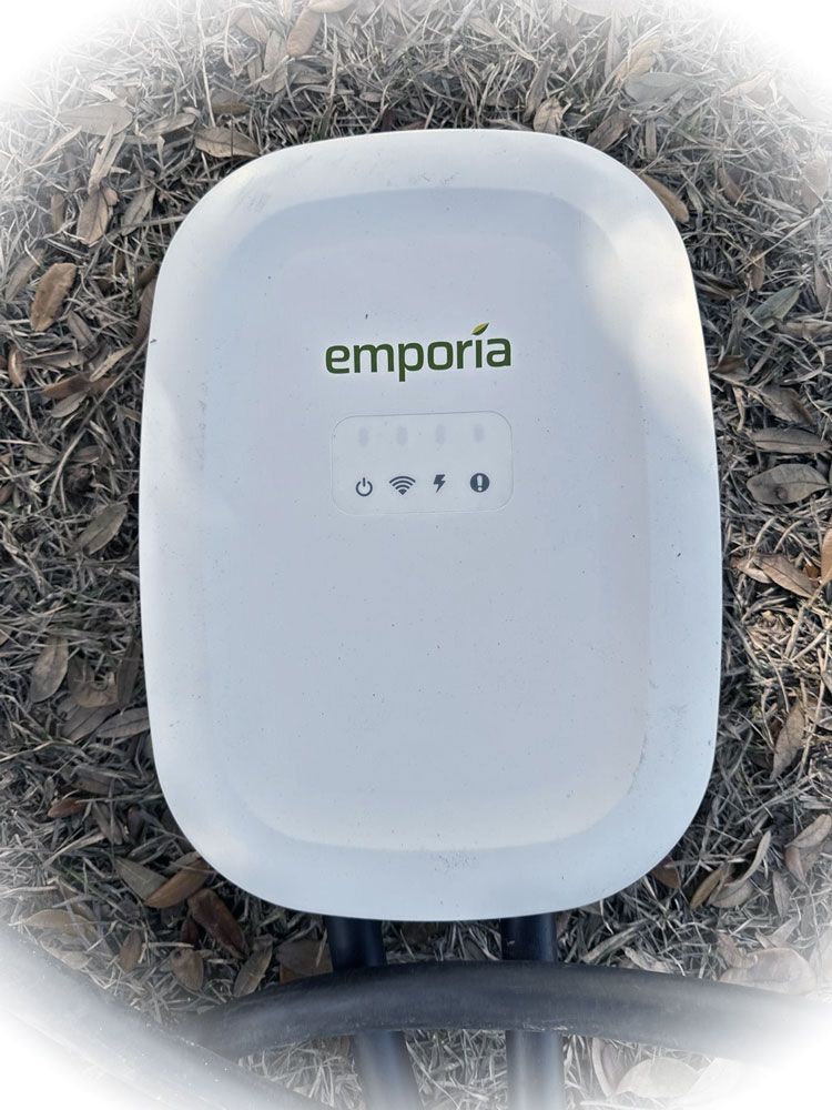Emporia Level 2 EV Charging Station (?240 Volt, 24ft Cable, 16/24/32/40 for NEMA 14-50 Plug or 48 Amp for hardwired mode) NEMA 14-50 Plug, Indoor/Outdoor, WiFi Enabled