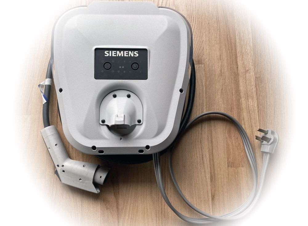 Siemens Level 2 Electric Vehicle (EV) Charger (240 Volt, 20ft Cable, 40 Amp) NEMA 6-50 Plug, VersiCharge AC Series, Indoor/Outdoor